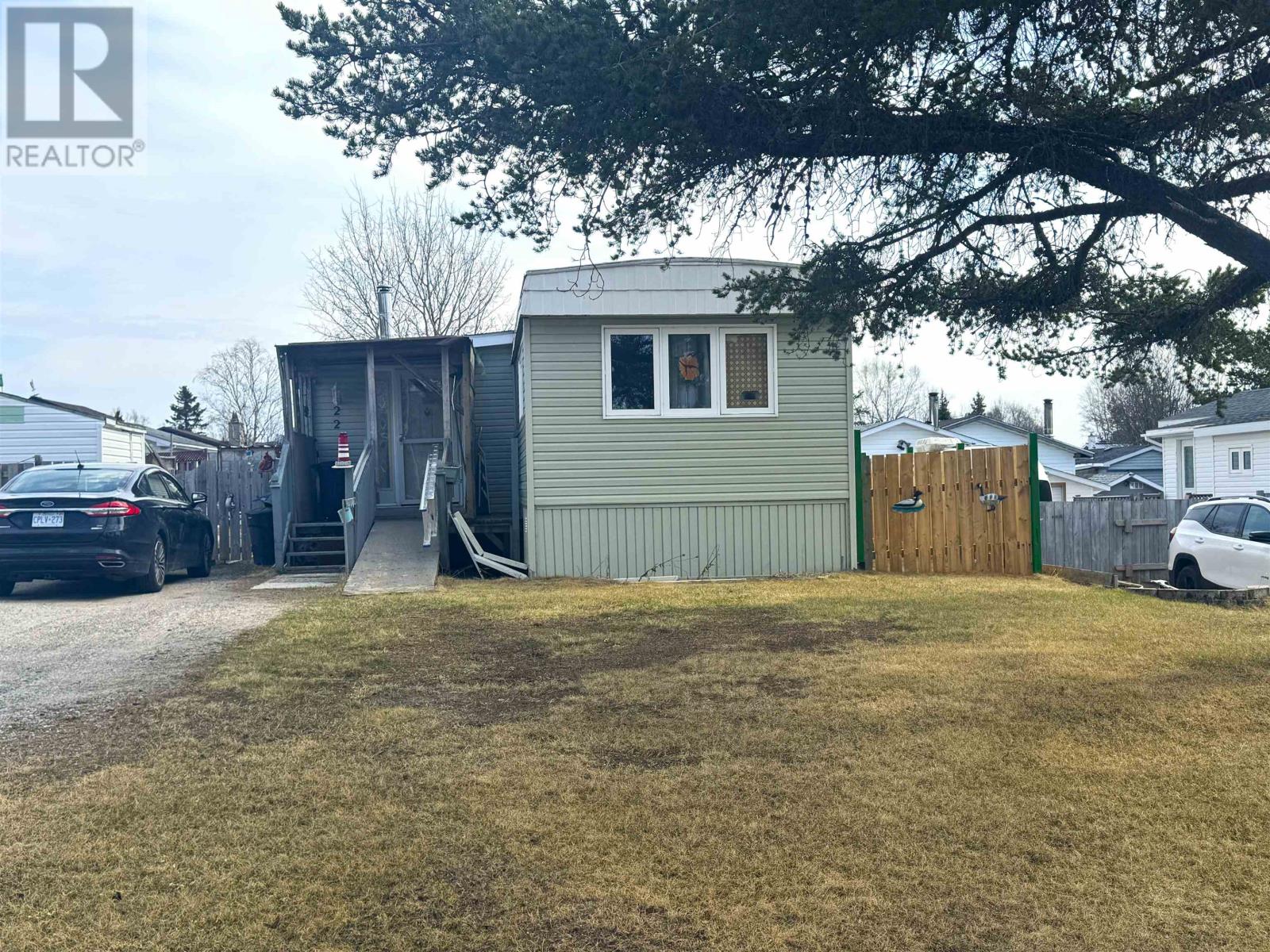 22 Jackson Cres