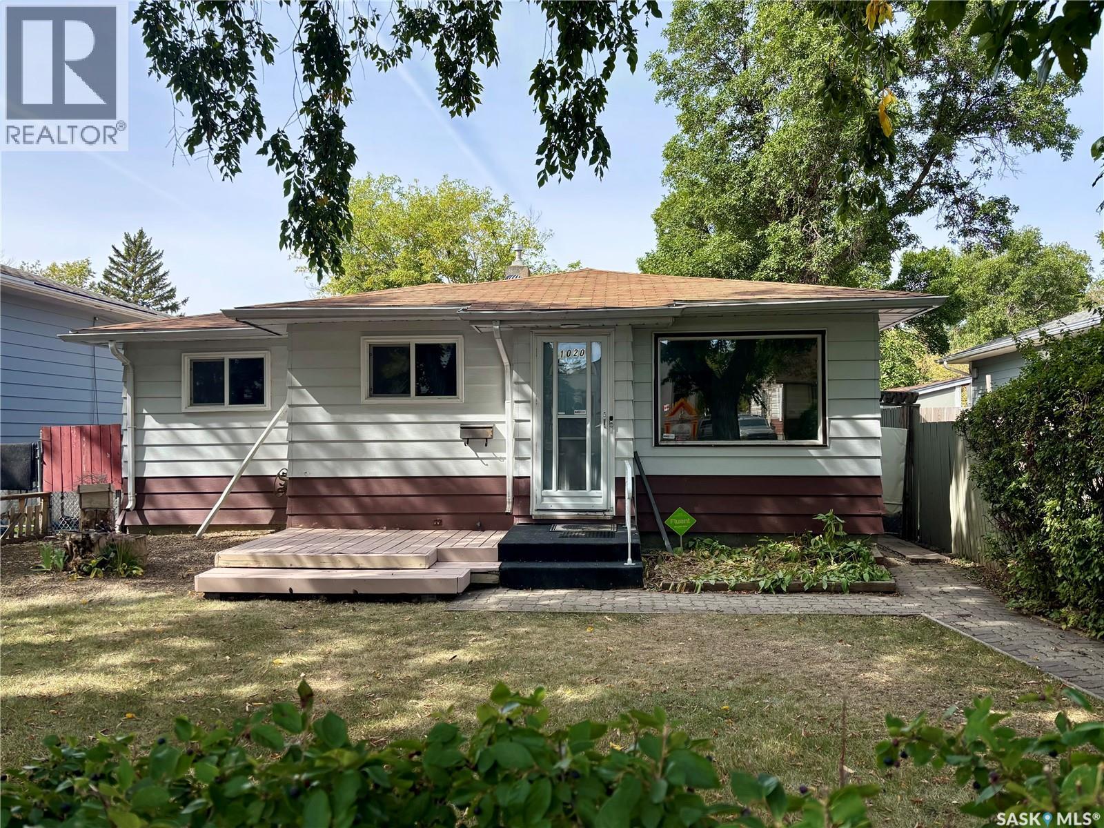 1020 Elphinstone Street
