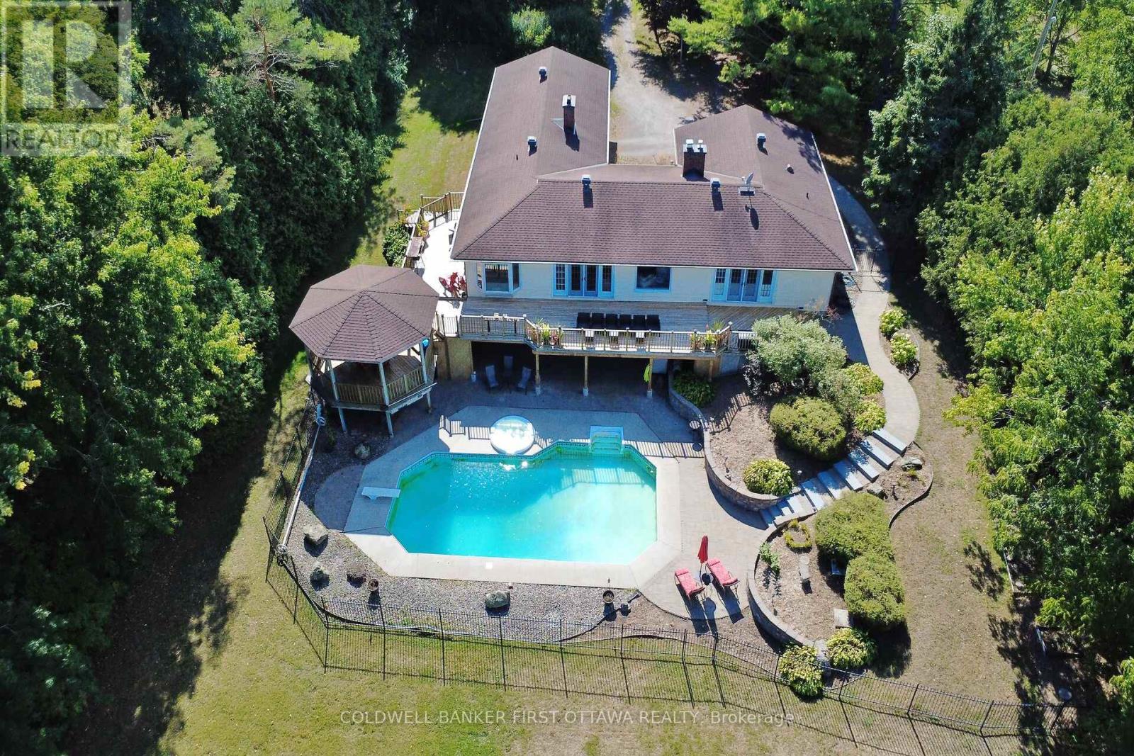 5937 Rideau Valley Drive N