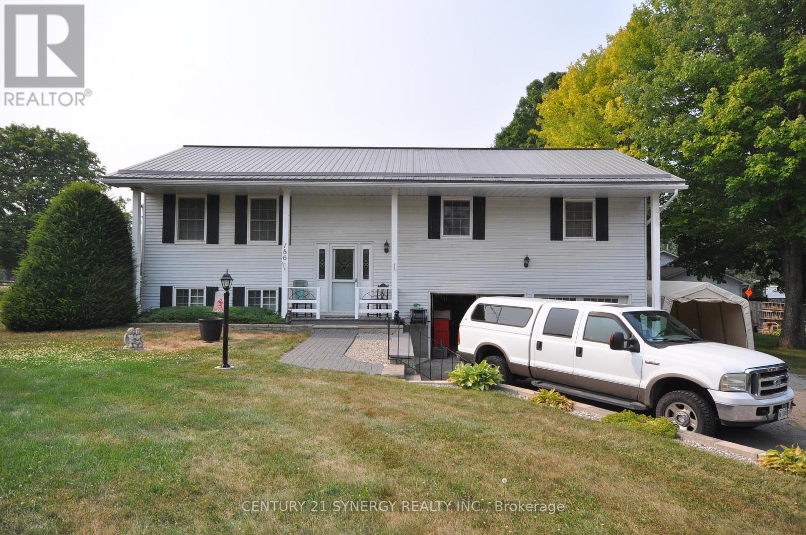 186 Golf Club Road N
