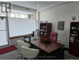 5 Holland Street W, Bradford West Gwillimbury, ON L3Z2A8 Photo 2