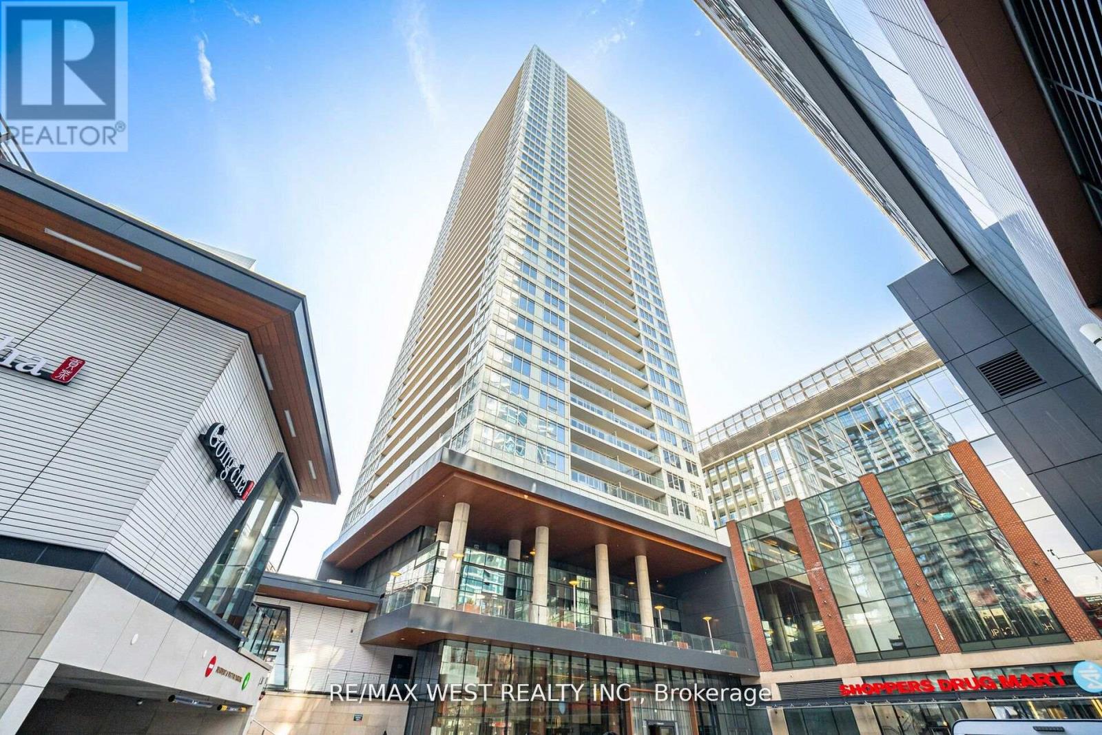 3912 17 Bathurst Street