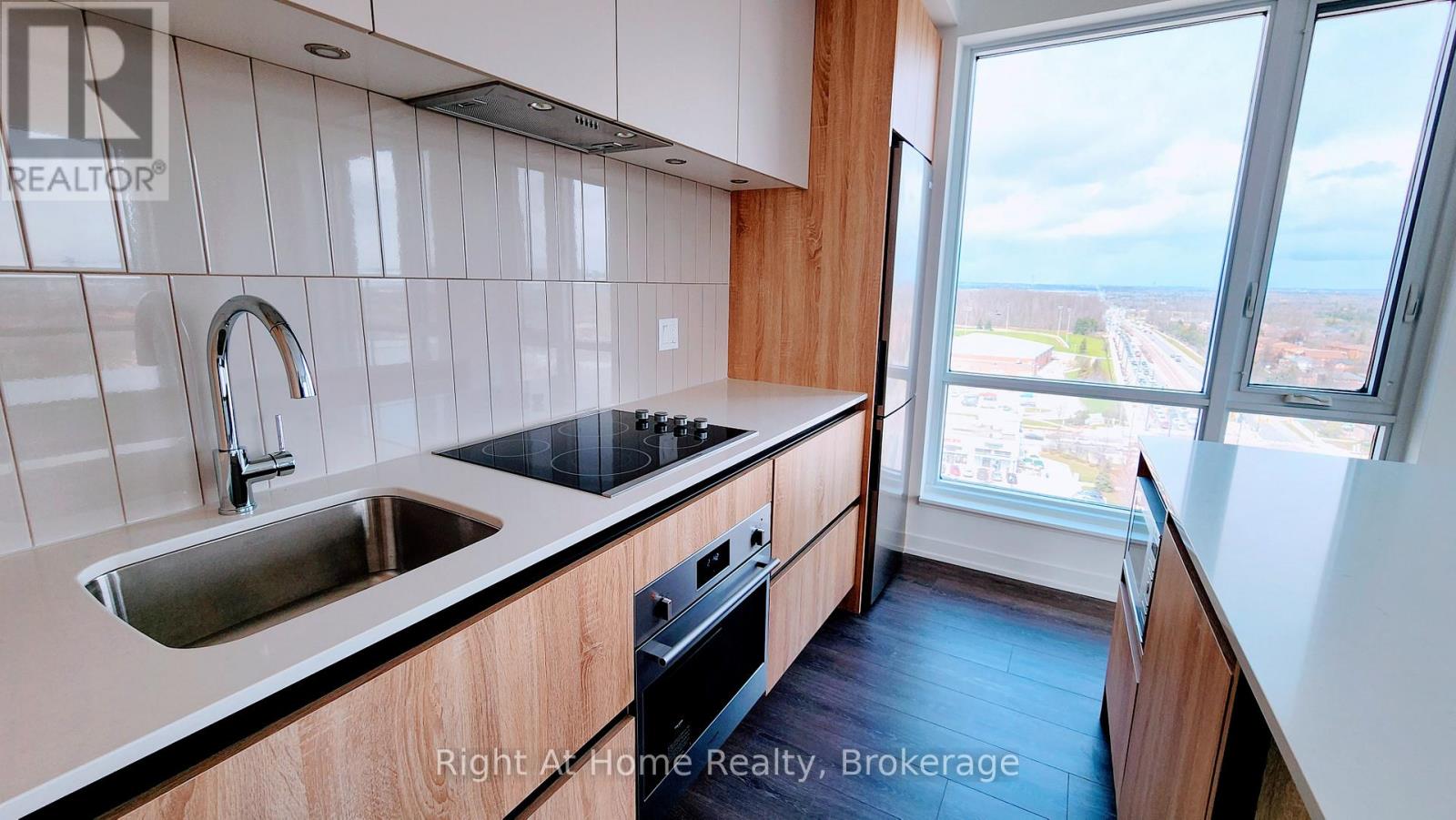 1204 7950 Bathurst Street
