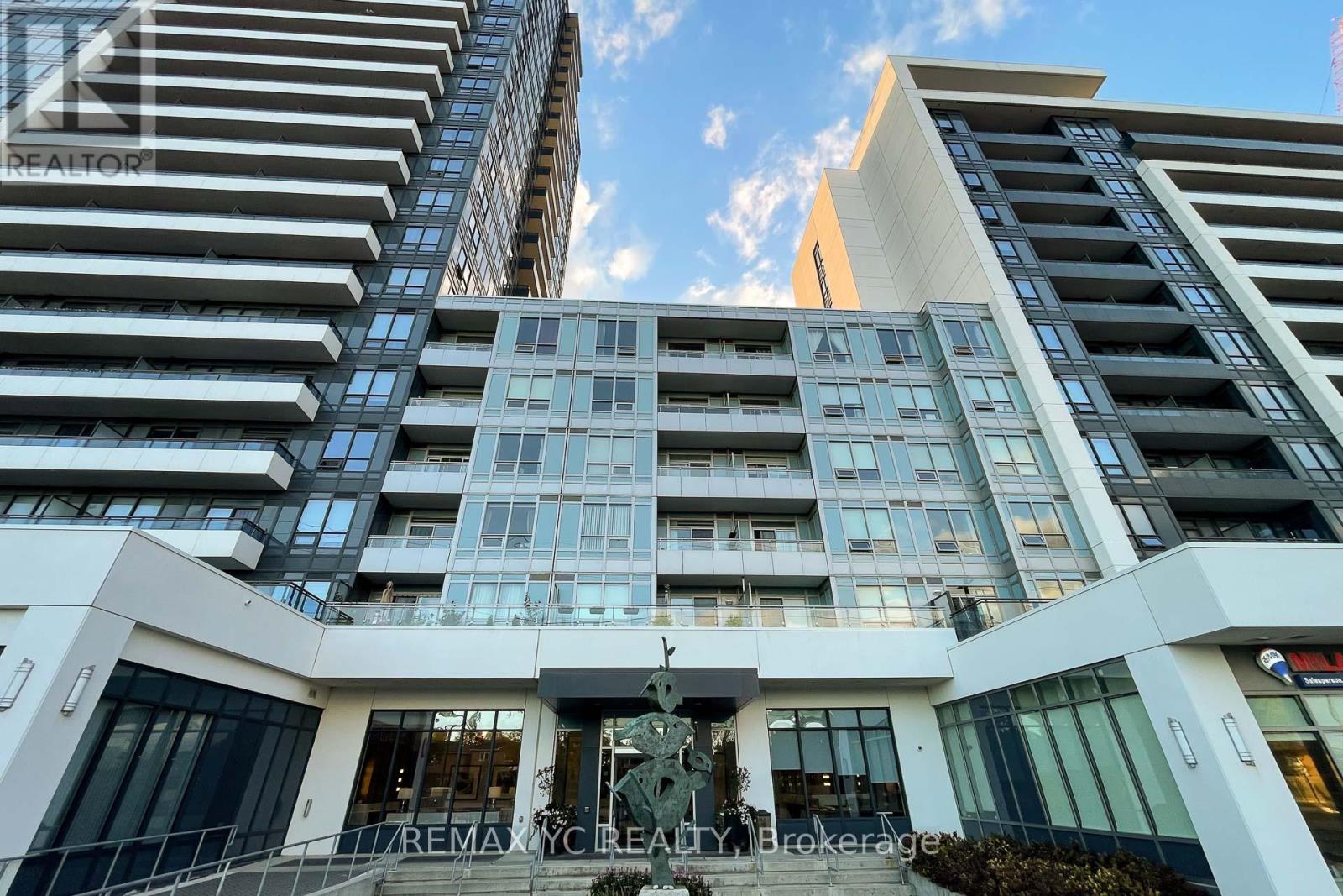 528 7900 Bathurst Street