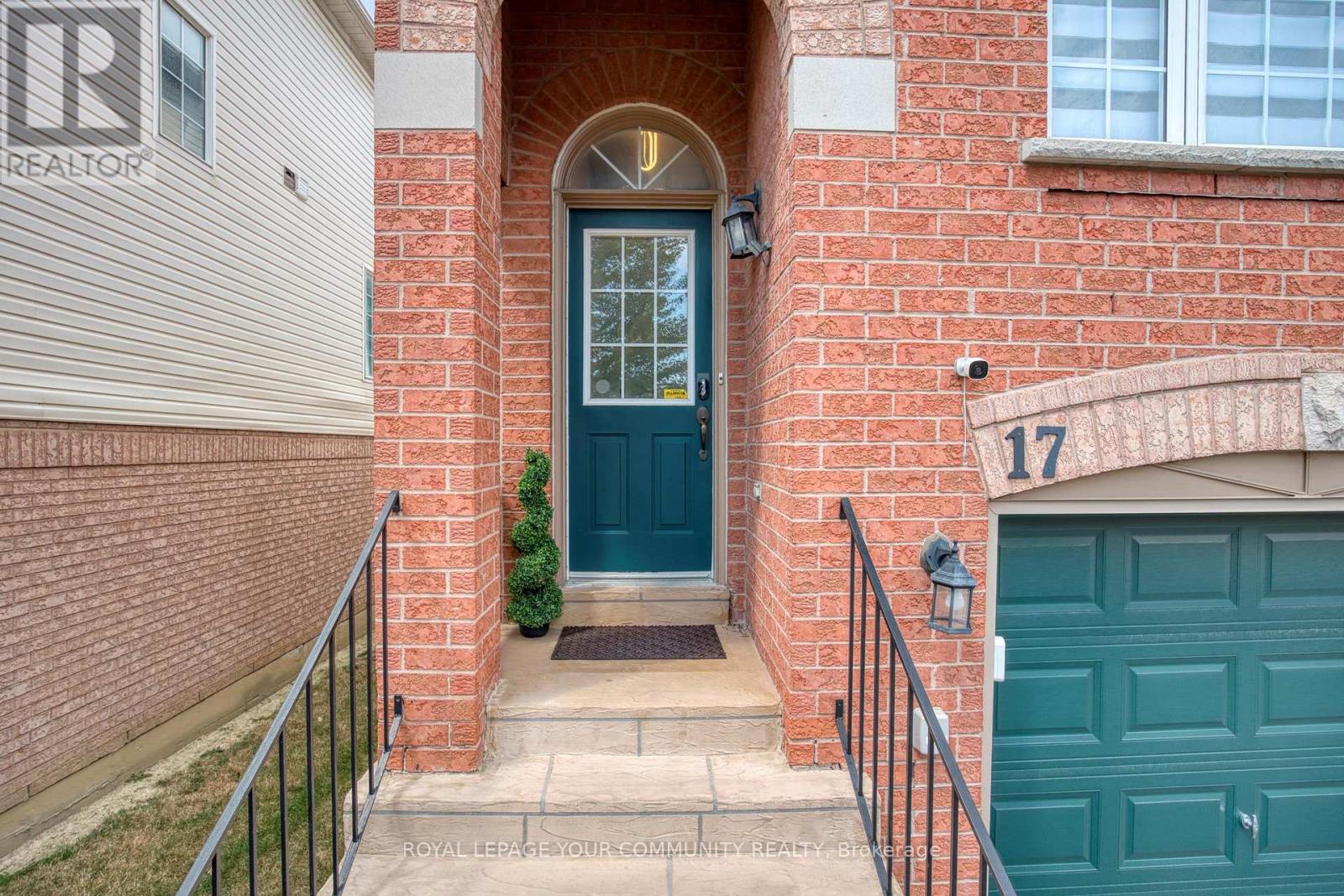 17 3020 Cedarglen Gate