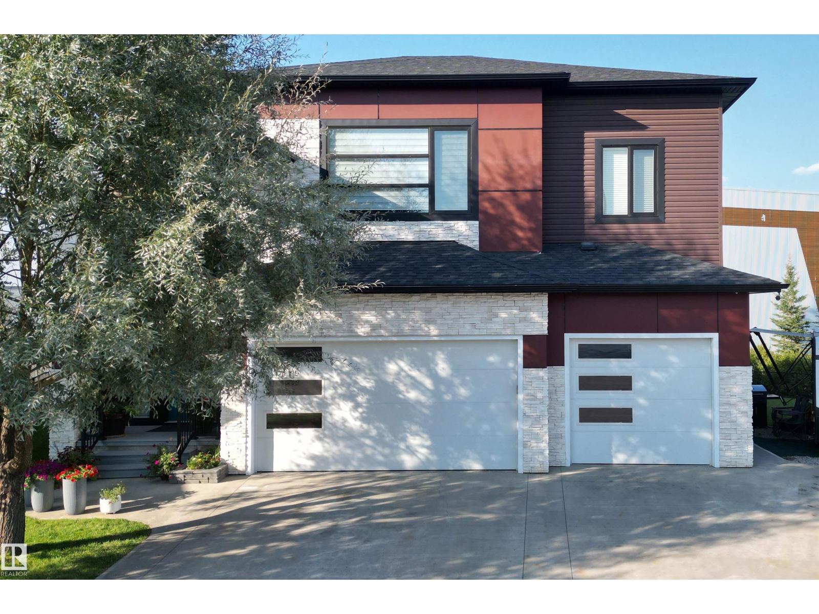 58 Lamplight Dr