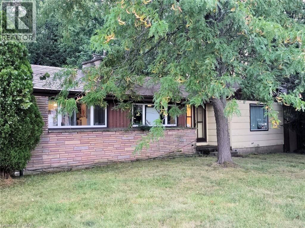 976 Stone Church Road E