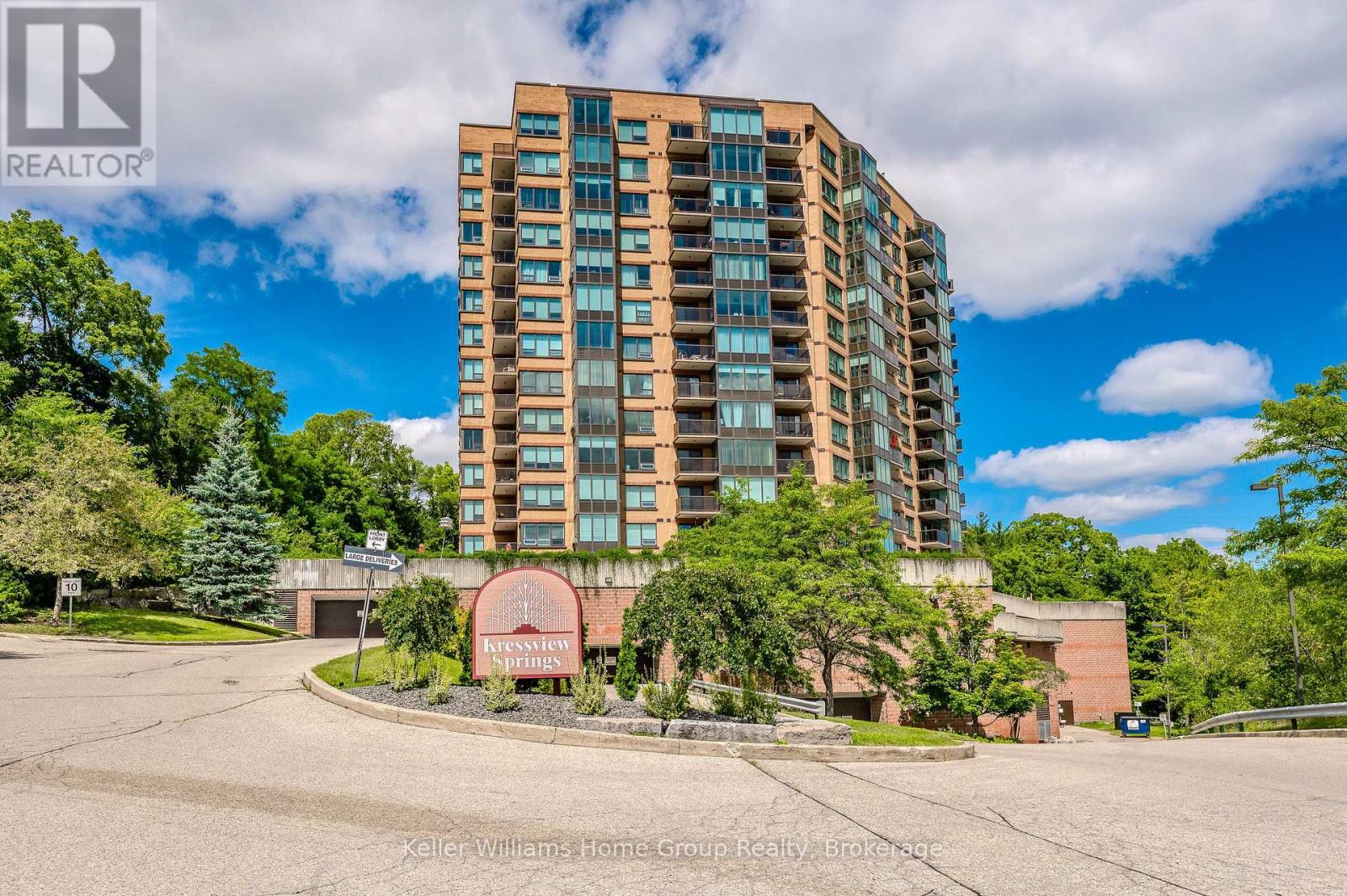 1008 237 King Street W