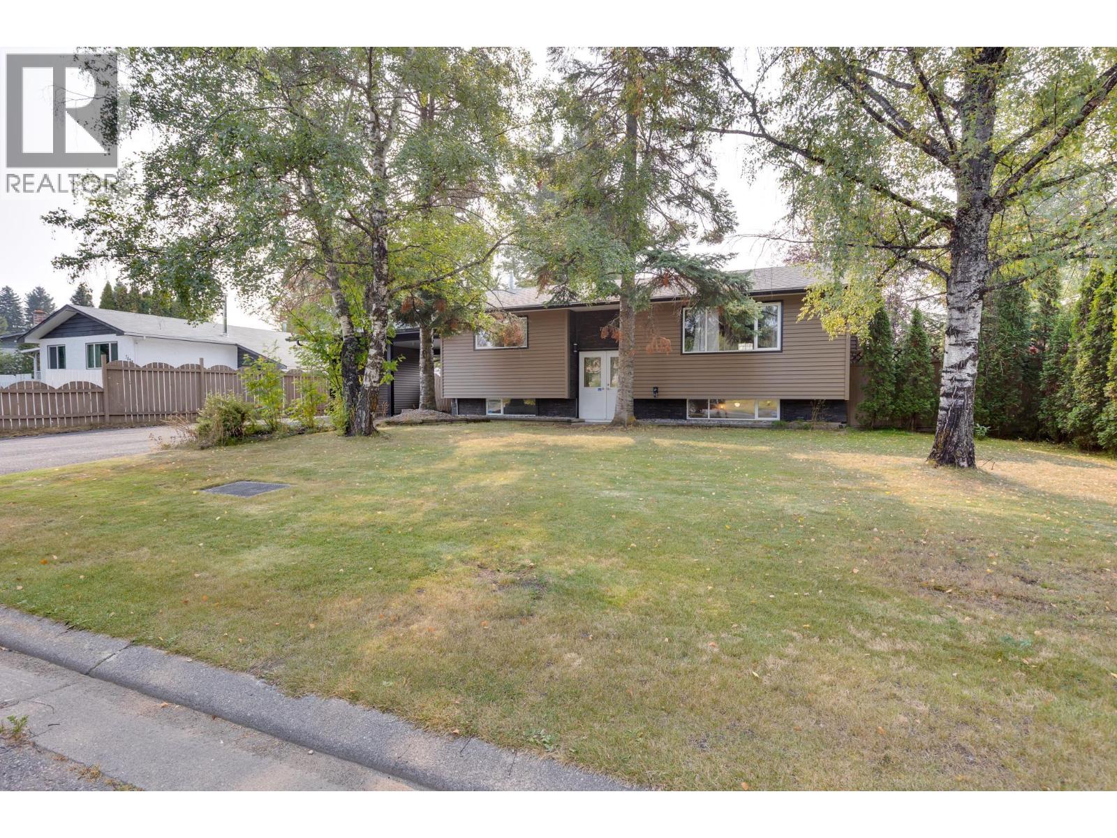 7827 Queens Crescent