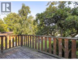 Kitchen - 9717 Second St, Sidney, BC V8L3C3 Photo 4