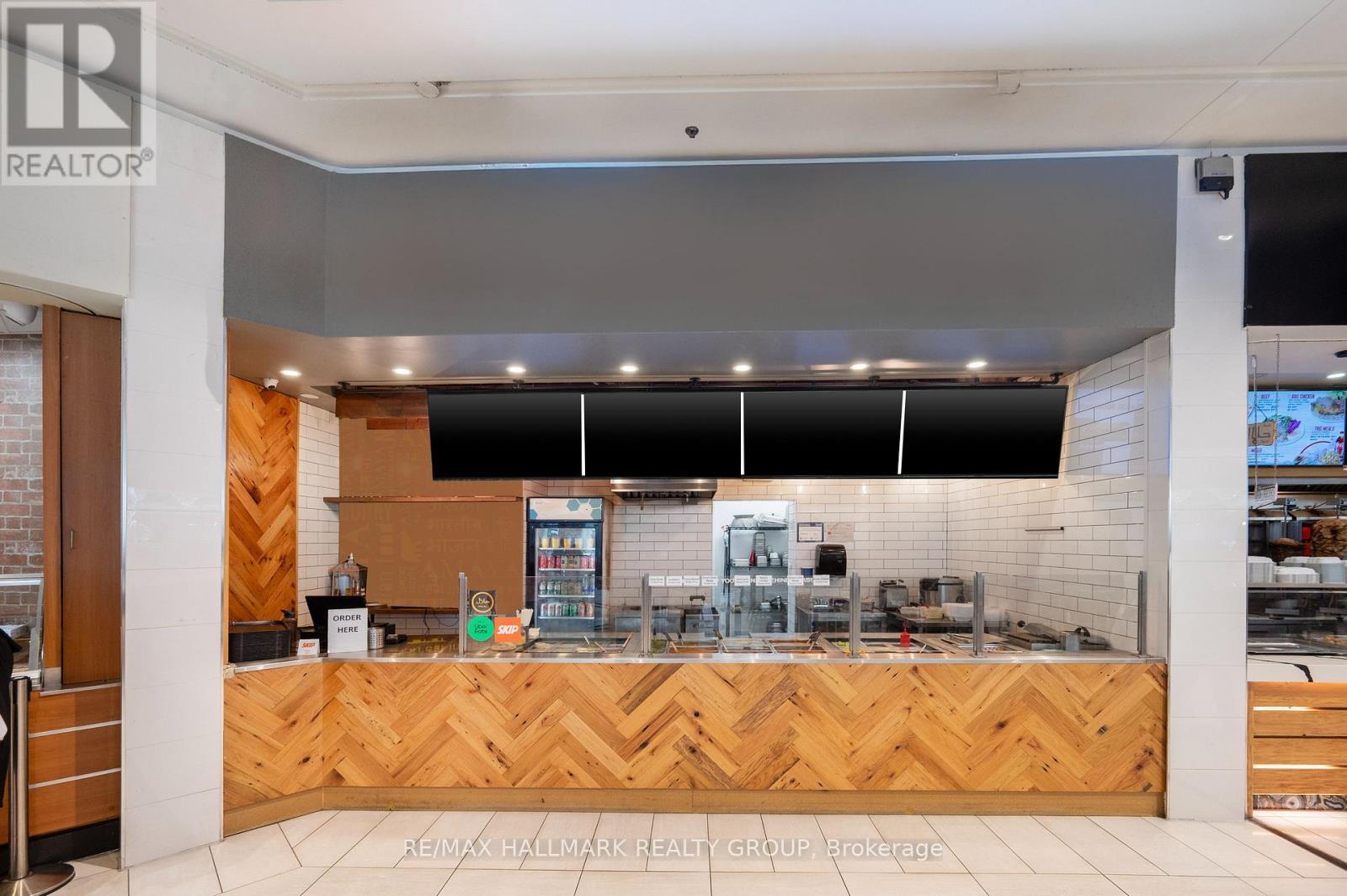 Unit 609 1200 St Laurent Boulevard