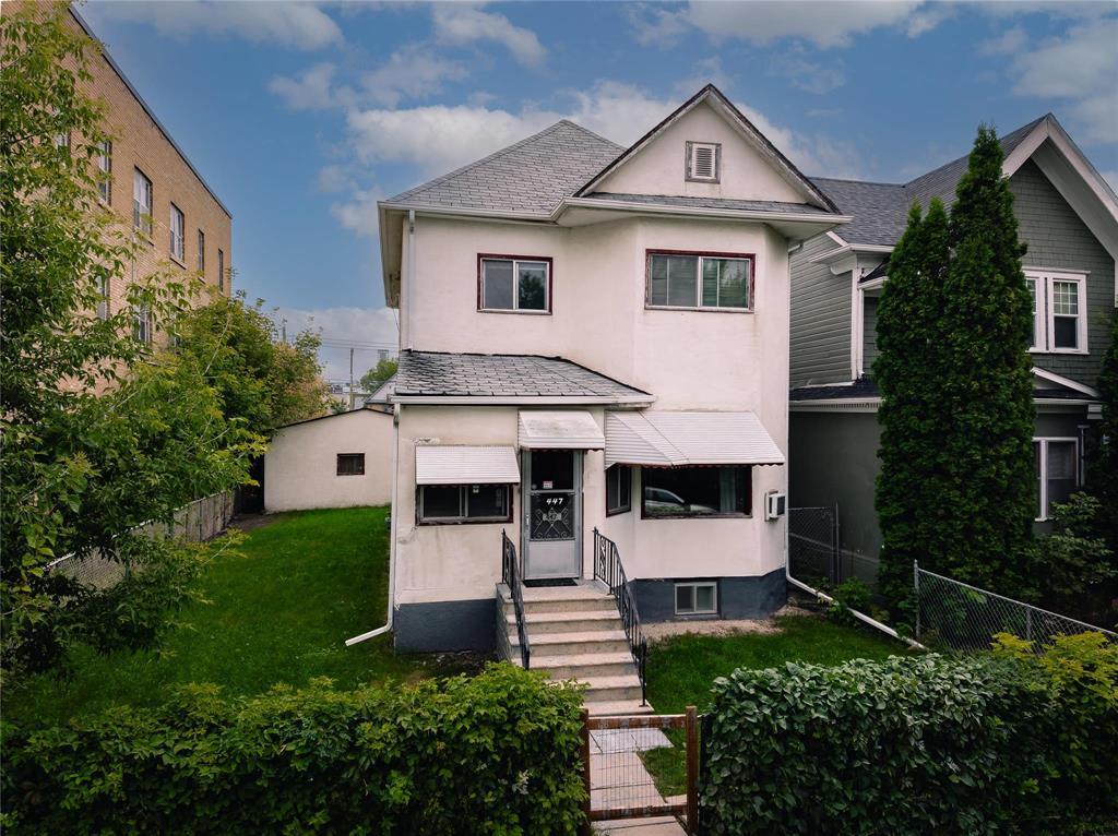 447 Agnes Street