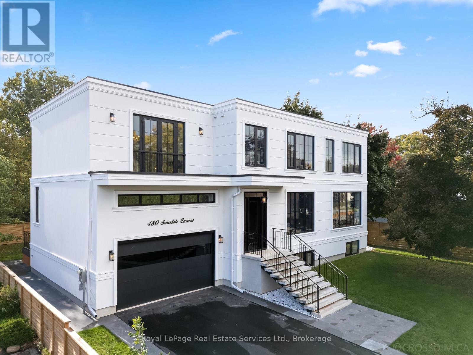 480 Scarsdale Crescent