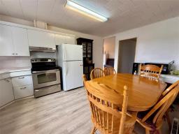 405 4th Street, Rapid City, MB R0K1W0 Photo 4