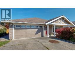5722 Emily Way, Sechelt, BC V7Z0N5 Photo 2