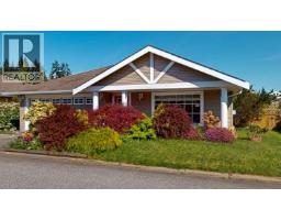 5722 Emily Way, Sechelt, BC V7Z0N5 Photo 3