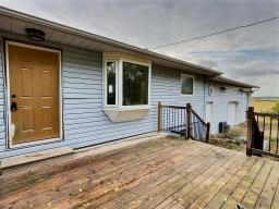 Living room - 20 Poplar Kirkella Avenue, Elkhorn, MB R0M1A0 Photo 2