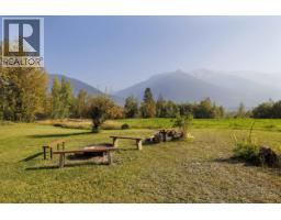 Bedroom 2 - 10050 Dunster Croydon Road, Dunster, BC V0J1J0 Photo 4