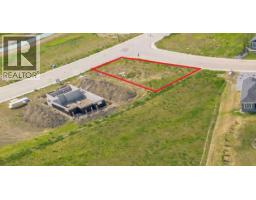 292 Muirfield Crescent, Image 2