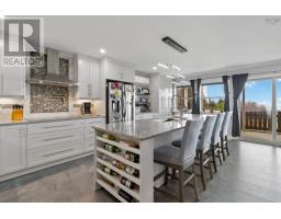 Bath (# pieces 1-6) - 47 Paces Lane, Roseway, NS B0T1W0 Photo 5