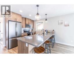 33 Lakeshore Drive, Image 2