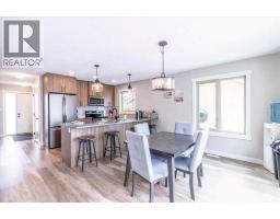 33 Lakeshore Drive, Image 3