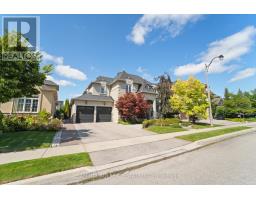 11 Louvre Circle, Image 3