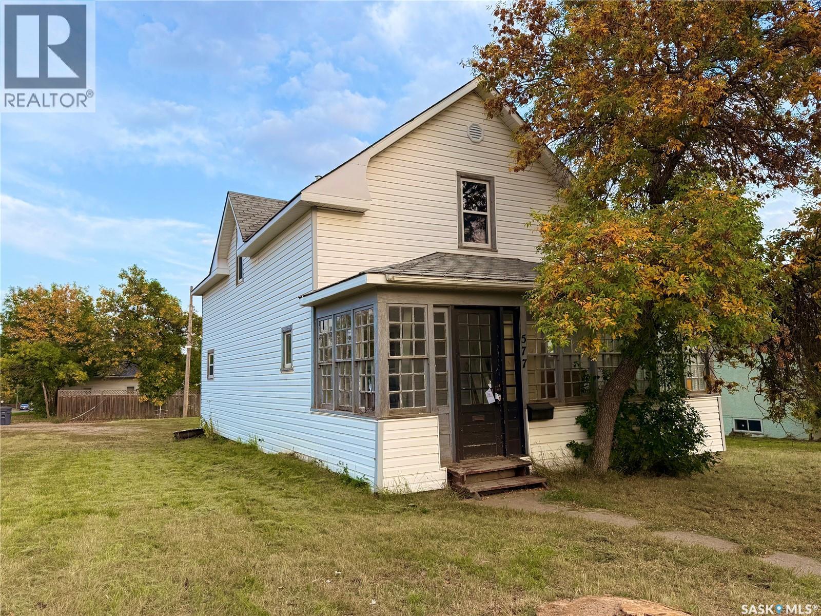 577 Central Avenue N