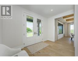 Kitchen - 10 Inverhill Road, Centre Wellington, ON N0B1B0 Photo 3