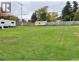 111 Railway Avenue N, Middle Lake, SK S0K2X0 Photo 4