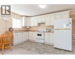 6593 Kestrel Cres, Image 2