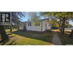 Kitchen/Dining room - 1101 Division Street, Vanguard, SK S0N2V0 Photo 2