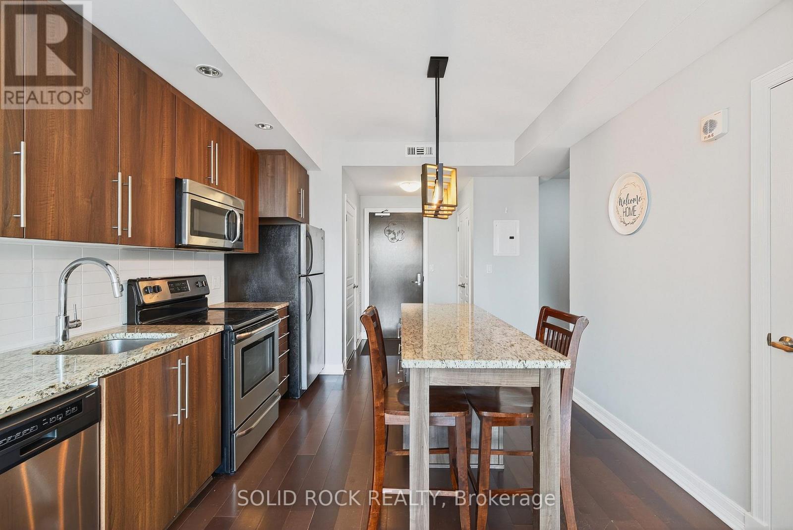 703 238 Besserer Street