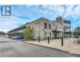 Living room - 120 85 Morrell Street, Brantford, ON N3T4J6 Photo 2