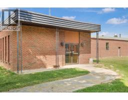 25669 Winterline, Grande Pointe, ON N0P1S0 Photo 2