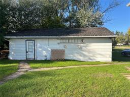 Living room - 112 Jordan Street, Plumas, MB R0J1P0 Photo 4