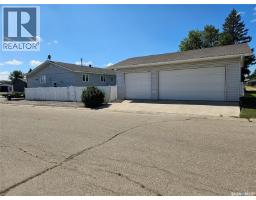 Dining room - 30 Centennial Crescent, Melville, SK  Photo 2