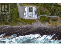 Bath (# pieces 1-6) - 604 Middle Road Road, Kingsburg, NS B0J2X0 Photo 4