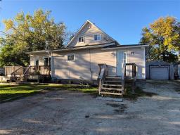Kitchen - 37 De Leglise Avenue, Otterburne, MB R0A1G0 Photo 2