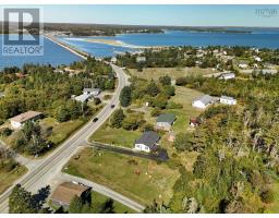 Living room - 309 Highway 330, North East Point, NS B0W3P0 Photo 3