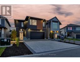 232 Condado Crescent, Image 2