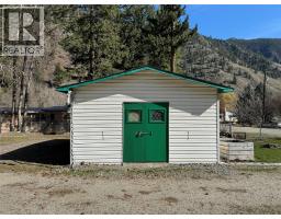 Living room - 1483 Main Street, Olalla, BC V0X1N6 Photo 2