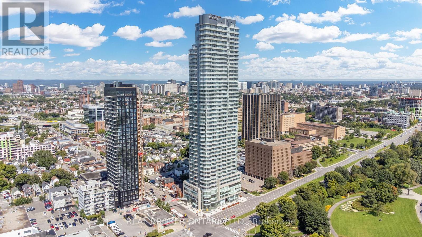 802 805 Carling Avenue