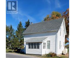 Living room - 1041 Prince Street, Lansdowne Village, ON K0E1L0 Photo 2
