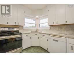 Sunroom - 7072 Highway 340 Highway, Weaver Settlement, NS B0W3T0 Photo 5