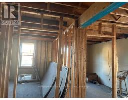 566 Bay Street, Image 2