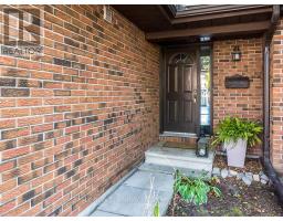 78 Clarkson Crescent, Image 3