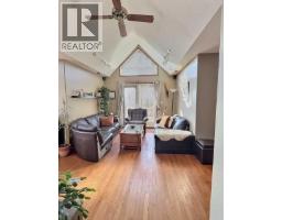 Kitchen - 800 Connaught Drive, Jasper, AB T0E1E0 Photo 2