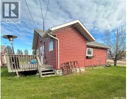 Primary Bedroom - 102 2nd Avenue N, Lintlaw, SK S0A2H0 Photo 4