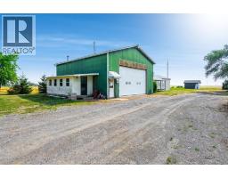 Laundry room - 10350 Richardson Sideroad, Tilbury West, ON N0P1J0 Photo 2